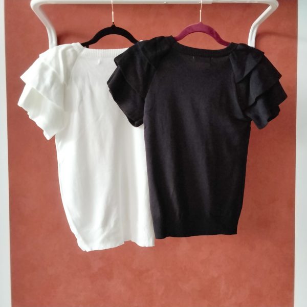 T-shirt manches volantées élégantes Les hauts Mademoiselle Hélène T-shirt manches volantées élégantes Les hauts Mademoiselle Hélène