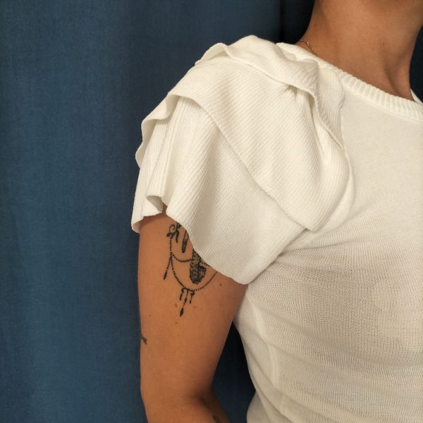 T-shirt manches volantées élégantes Les hauts Mademoiselle Hélène T-shirt manches volantées élégantes Les hauts Mademoiselle Hélène