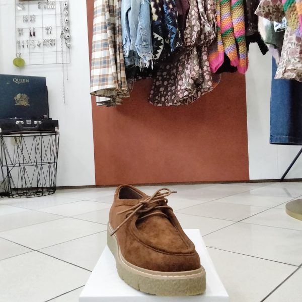 Mocassins en daim camel Chaussures & Accessoires Mademoiselle Hélène Mocassins en daim camel Chaussures & Accessoires Mademoiselle Hélène