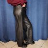 Pantalon en simili cuir noir, de fabrication Française