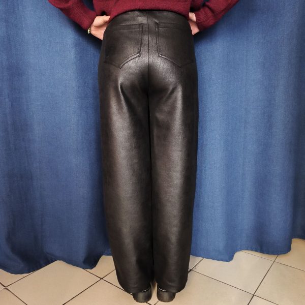 Pantalon en simili cuir noir, de fabrication Française