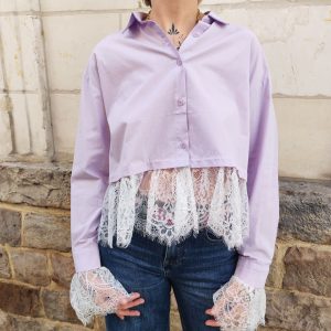 Chemise courte dentelle lilas