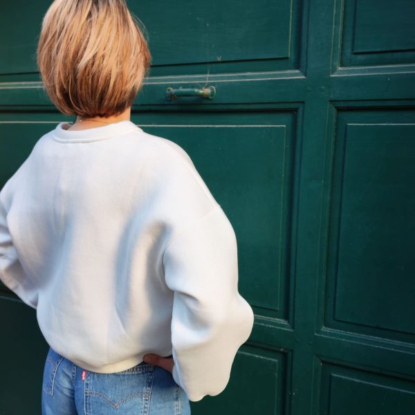 Sweat pastel motif pastèques,Coupe oversize / légèrement ample Manches longues avec poignets resserrés Col rond classique Motif pastèque brodée sur la poitrine Tissu doux et confortable Coloris : rose, blanc, jaune Style casual, streetwear, fun Saison : mi-saison / toute l'année