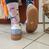 Baskets denim bicolore tendance Chaussures & Accessoires Mademoiselle Hélène Baskets denim bicolore tendance. Baskets denim bicolore Style casual / streetwear Coloris bleu jean clair et foncé Fermetures à lacets Semelle gomme confortable Matière aspect toile denim Coupe confortable au quotidien Faciles à associer Taille normalement Look rétro tendance