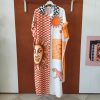 Robe chemise imprimée Frida. Robe chemise Coupe fluide Matière légère et agréable Manches courtes Fermeture boutonnée Taille unique (convient du 36 au 46) Imprimé artistique Frida et motifs colorés Disponible en boutique et en ligne Livraison gratuite en France et en Belgique Retrait possible en boutique Les Curiosités Composition : 50% viscose, 30% polyester, 20% lin