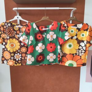 Top fluide hippie rétro