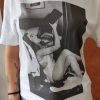 T-shirt graphique vintage Les hauts Mademoiselle Hélène T-shirt graphique vintage. T-shirt unisexe Marque : GRAFITEE Design français Imprimés graphiques et artistiques Coupe confortable Style bohème, rock et rétro Disponible en 3 coloris/graphiques Disponible du S au XL Taille normalement Disponible en boutique Les Curiosités et sur la boutique en ligne Mademoiselle Hélène Livraison gratuite en France et en Belgique Retrait possible en boutique Les Curiosités Composition 100% coton biologique